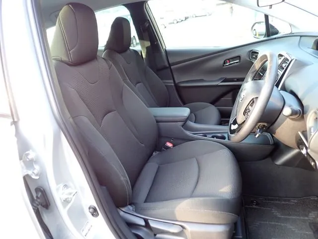 プリウス(トヨタ)の車両写真