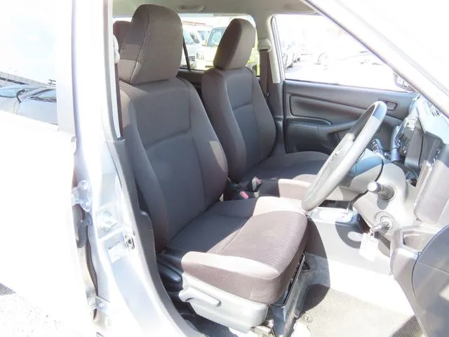 プロボックスバン　２ＷＤ（トヨタ）の車両写真