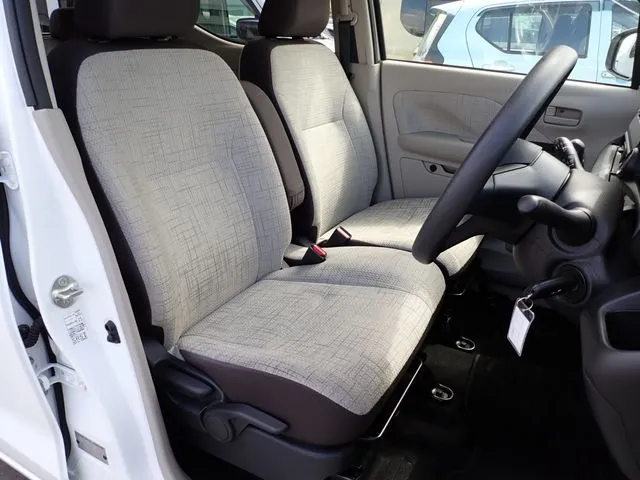 ミツビシ　ｅＫワゴン