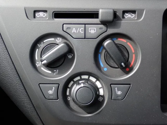 ミツビシ　ｅＫワゴン