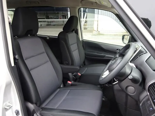 セレナ　Ｓハイブリッド　４ＷＤ（ニッサン）の車両写真