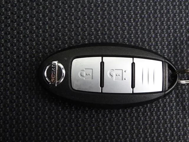 セレナ　Ｓハイブリッド　４ＷＤ（ニッサン）の車両写真