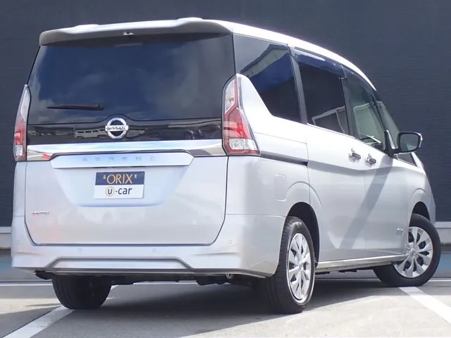 セレナ　Ｓハイブリッド　４ＷＤ（ニッサン）の車両写真