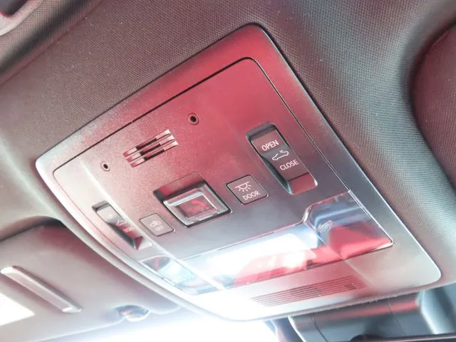 レクサス　ＩＳ３５０（トヨタ）の車両写真