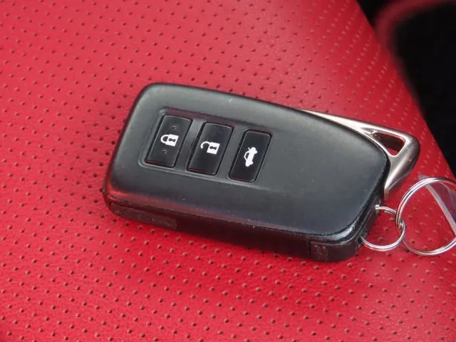 レクサス　ＩＳ３５０（トヨタ）の車両写真