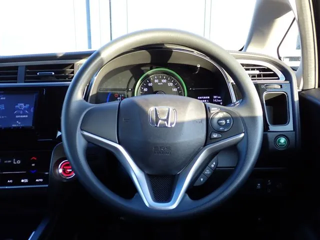 シャトル ハイブリッド(ホンダ)の車両写真