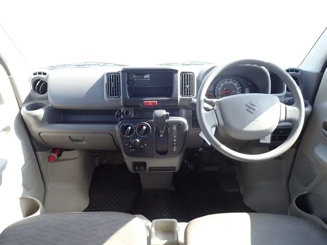 エブリイバン（スズキ）の車両写真