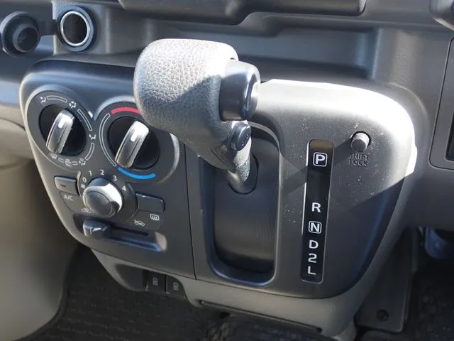 エブリイバン（スズキ）の車両写真