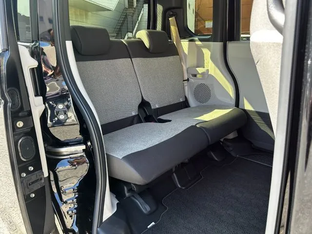 N BOX(ホンダ)の車両写真