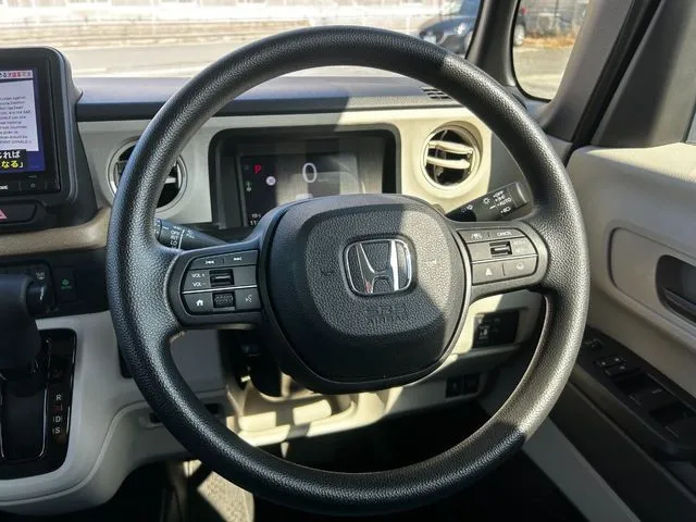 N BOX(ホンダ)の車両写真