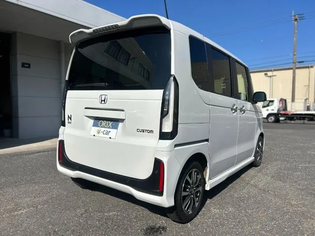 Ｎ　ＢＯＸ　カスタム（ホンダ）の車両写真