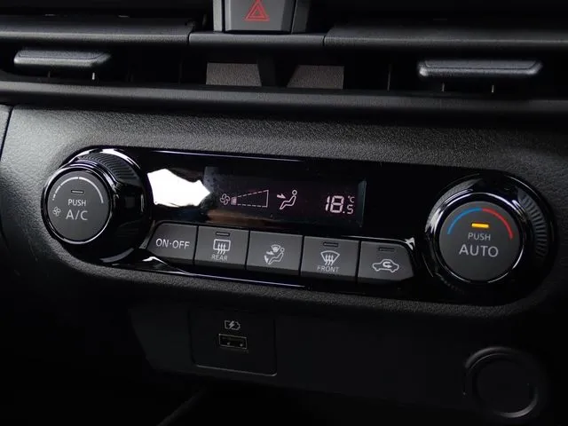 ノート（ニッサン）の車両写真