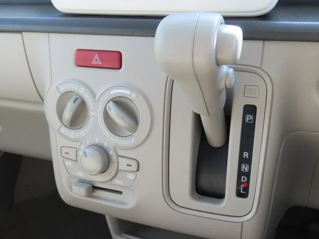 アルト　ラパン（スズキ）の車両写真