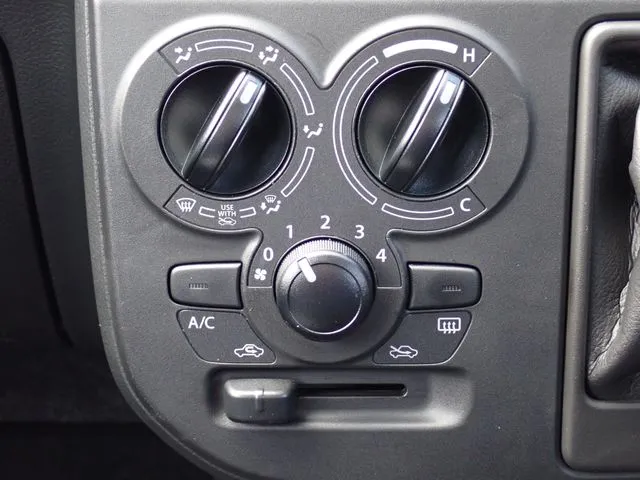 スズキ　アルト　４ＷＤ