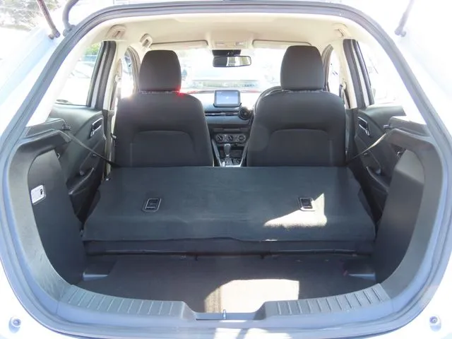 ＭＡＺＤＡ２（マツダ）の車両写真