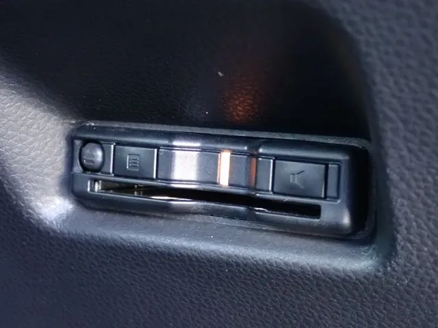 ホンダ　フィット　ｅ：ＨＥＶ