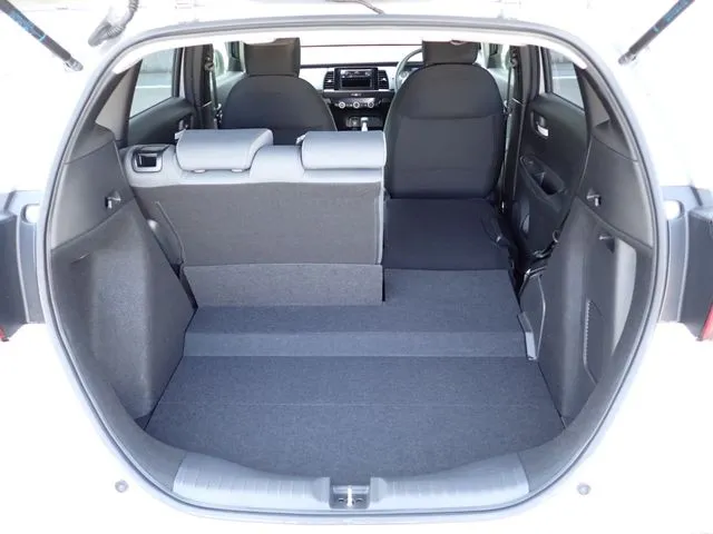 ホンダ　フィット　ｅ：ＨＥＶ