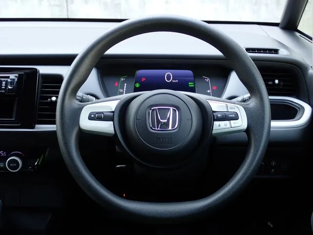 ホンダ　フィット　ｅ：ＨＥＶ