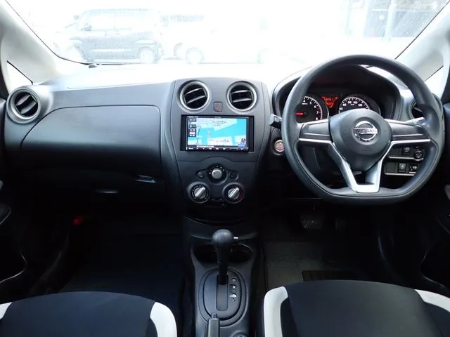 ニッサン　ノート