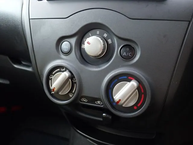 ニッサン　ノート