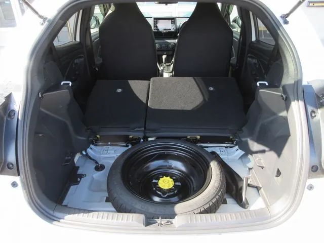 ヤリス(トヨタ)の車両写真