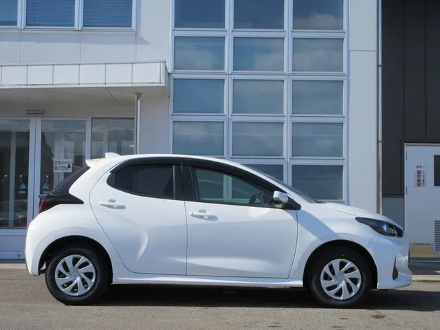 ヤリス(トヨタ)の車両写真