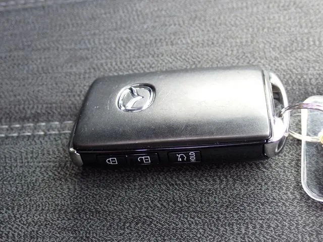 ＭＡＺＤＡ６　セダン（マツダ）の車両写真