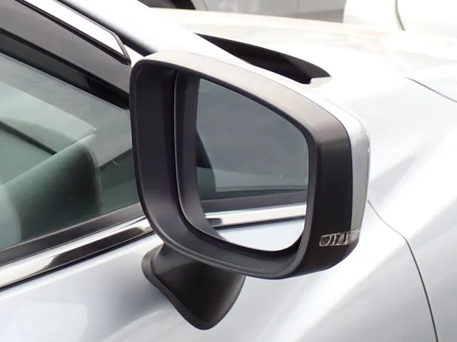 ＭＡＺＤＡ６　セダン（マツダ）の車両写真