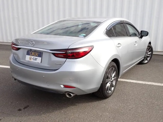 ＭＡＺＤＡ６　セダン（マツダ）の車両写真