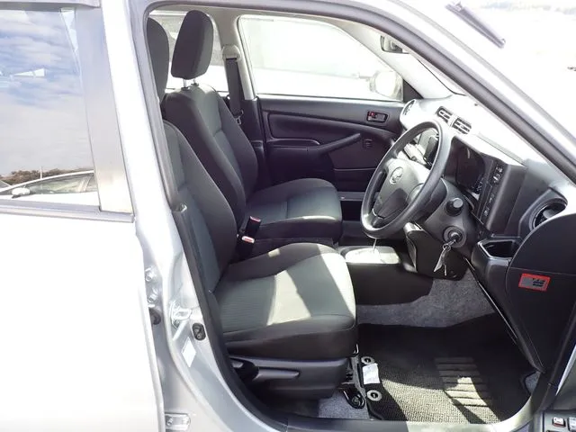 プロボックスバン ハイブリッド(トヨタ)の車両写真