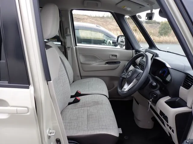 ルークス(ニッサン)の車両写真