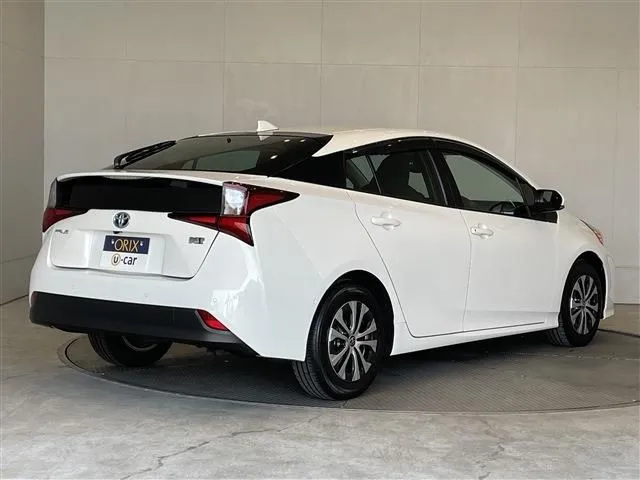 プリウス(トヨタ)の車両写真