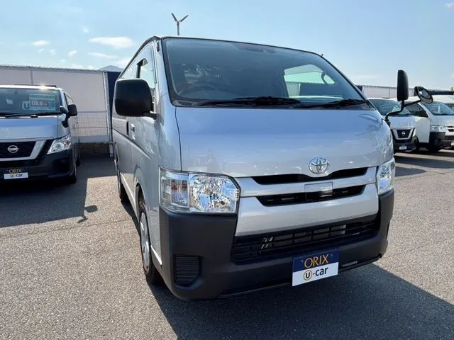 ハイエースバン　１．２５ｔ　２ＷＤ（トヨタ）の車両写真