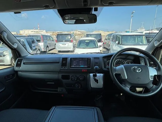 ハイエースバン　１．２５ｔ　２ＷＤ（トヨタ）の車両写真