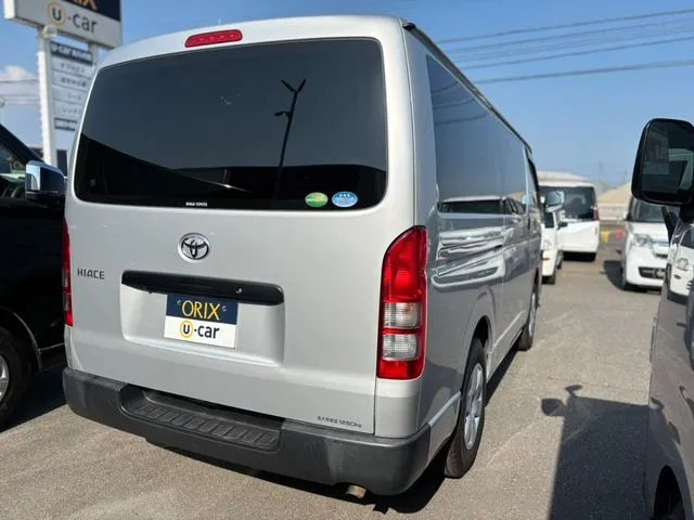 ハイエースバン　１．２５ｔ　２ＷＤ（トヨタ）の車両写真