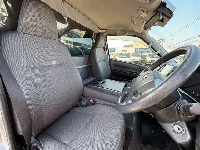 ハイエースバン　１．２５ｔ　２ＷＤ（トヨタ）の車両写真