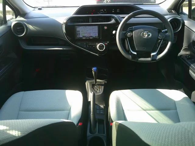 トヨタ　アクア