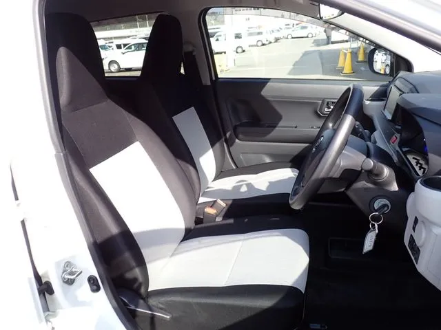 ミラ イース(ダイハツ)の車両写真