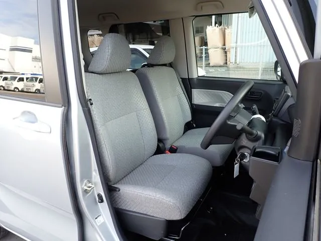 タント（ダイハツ）の車両写真