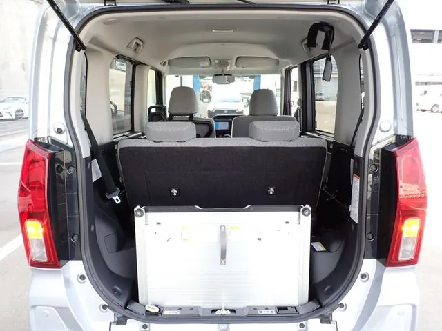 タント（ダイハツ）の車両写真