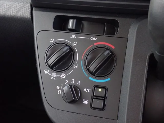 タント（ダイハツ）の車両写真