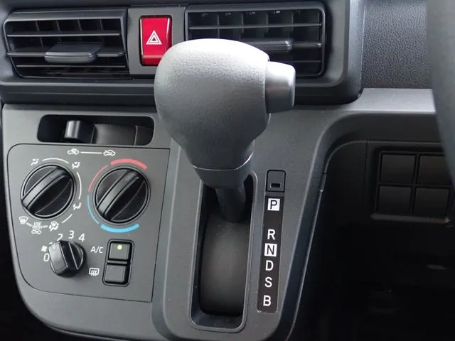 タント（ダイハツ）の車両写真