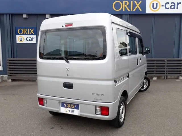 エブリイバン（スズキ）の車両写真