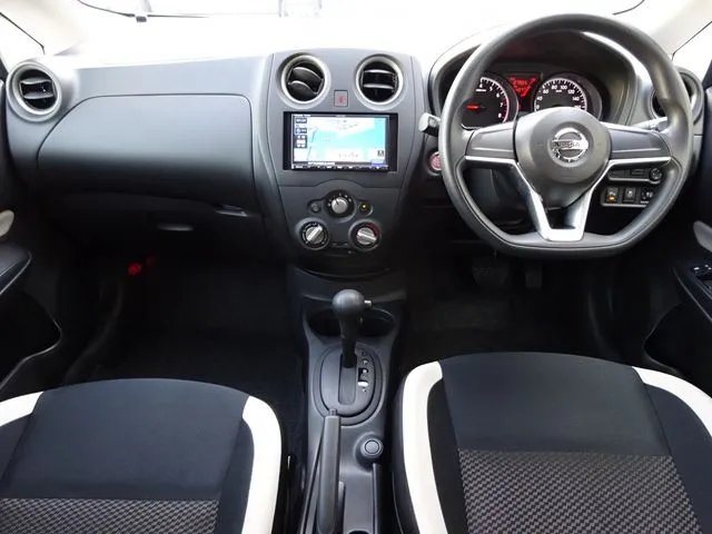 ニッサン　ノート