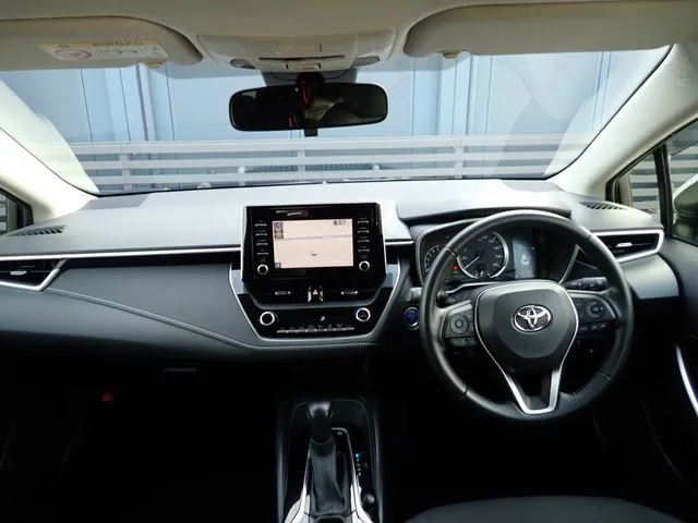 カローラ ツーリング ハイブリッド(トヨタ)の車両写真