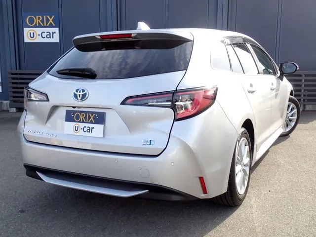 カローラ ツーリング ハイブリッド(トヨタ)の車両写真