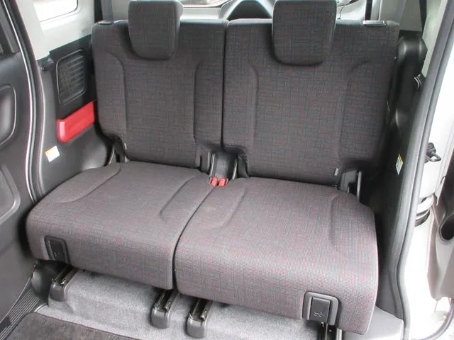 スペーシア 4WD(スズキ)の車両写真