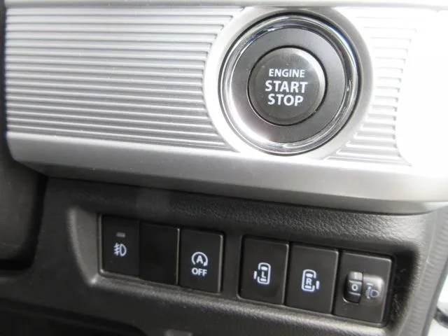 スペーシア 4WD(スズキ)の車両写真