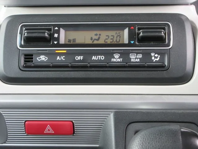 スペーシア 4WD(スズキ)の車両写真