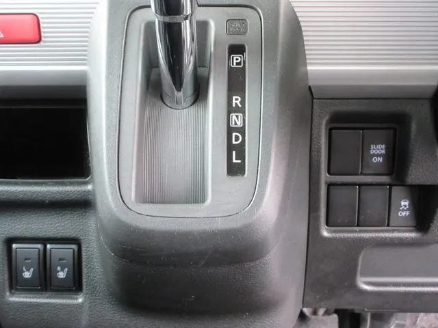 スペーシア 4WD(スズキ)の車両写真